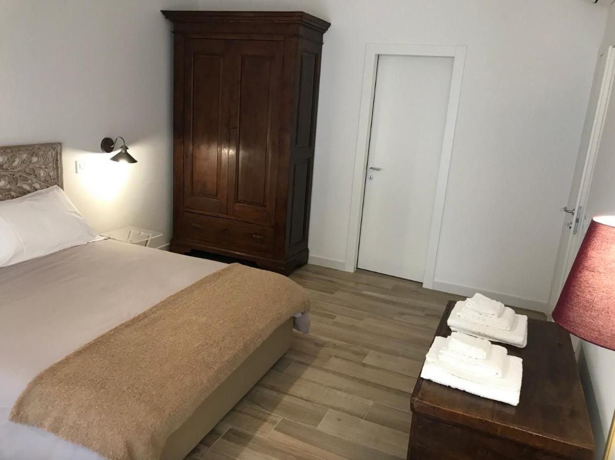 Bellhome 1 - Elegante Appartamento Nel Centro Di Bari Exterior photo